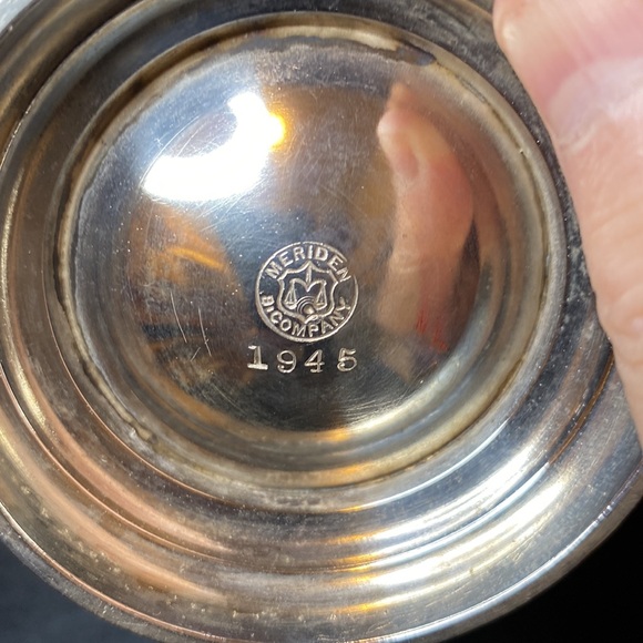 Meriden B Company 1945 Chocolate Pot - Picture 9 of 10